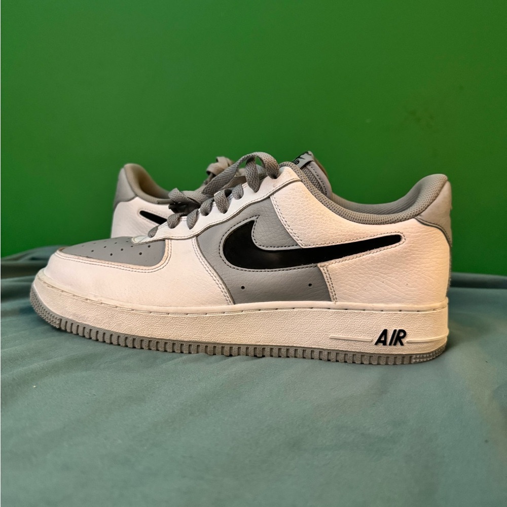 Nike Air Force 1 low white grey black swoosh size 10.5
